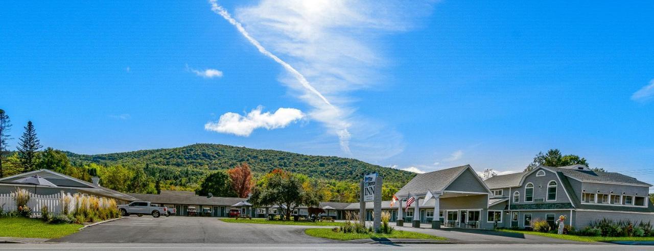 Top Notch Inn Горъм Екстериор снимка